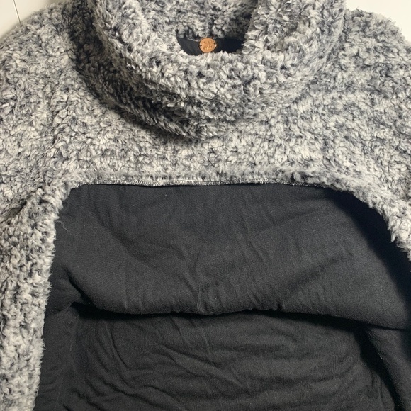 FREE‎ PEOPLE  |  Sherpa Pullover Cowl - Picture 8 of 9